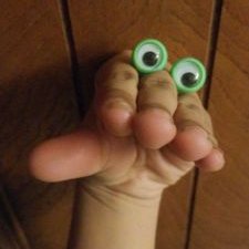 Profile Picture of Hand (@Adrian89307562) on Twitter