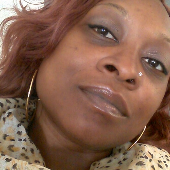 Profile Picture of Cleola Adams (@cleola) on Poshmark