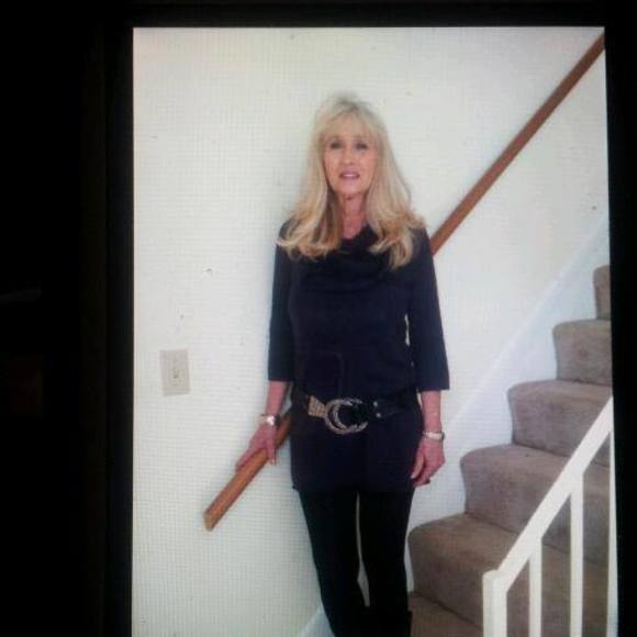 Profile Picture of Cathy Waters (@cathy_waters) on Poshmark