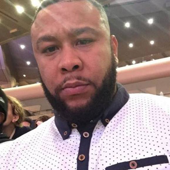 Profile Picture of Stephen Barnett (@sosamoney1) on Poshmark