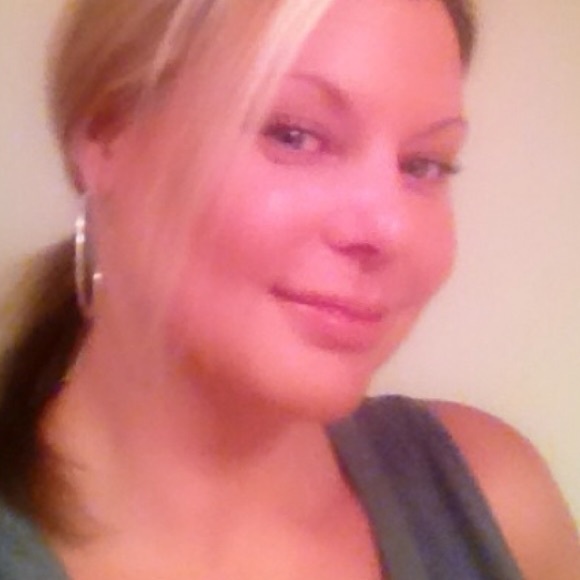 Profile Picture of Cherise Campbell (@cherisedawn1) on Poshmark