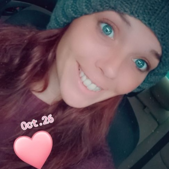 Profile Picture of Shelly Tippie (@shellytippie) on Poshmark