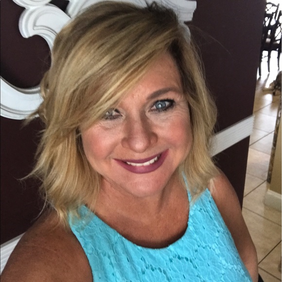 Profile Picture of Mari Lasnetski (@orchid620) on Poshmark
