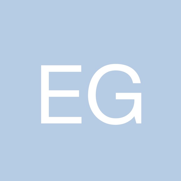 Profile Picture of Emma Goglia (@emmag42312) on Poshmark