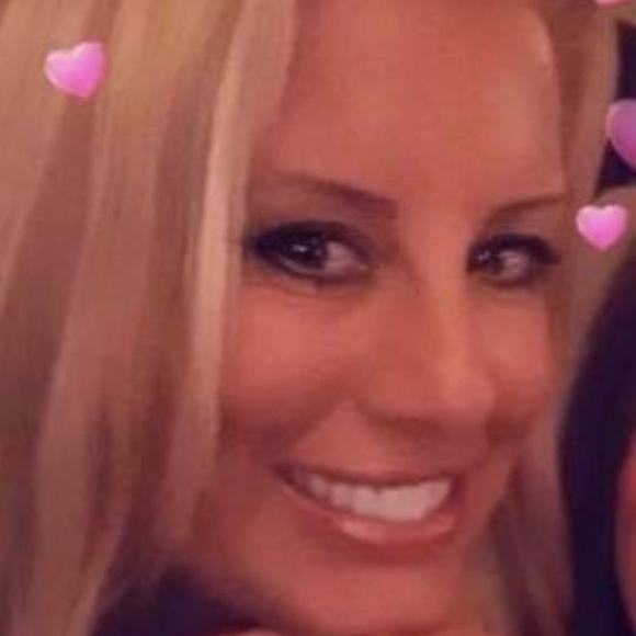 Deanne Oar - Poshmark Profile Picture of Deanne Oar (@deannesarti) on Poshmark