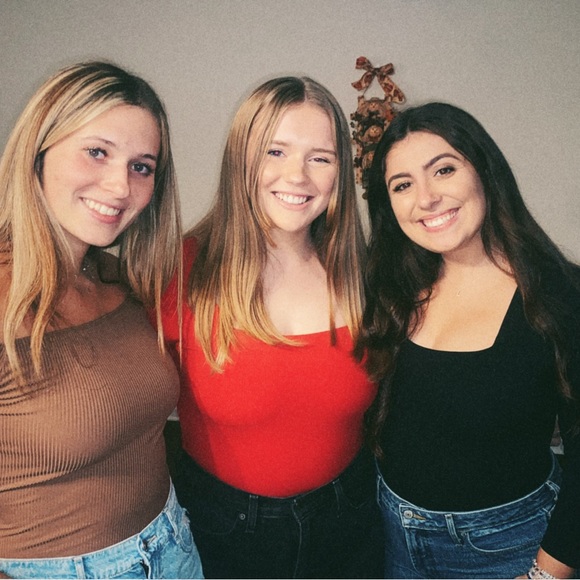 Profile Picture of Amanda Sangalli (@amandasangalli) on Poshmark