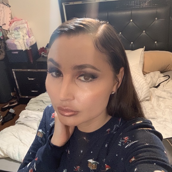 Profile Picture of Crystal Wacker (@wacker6) on Poshmark