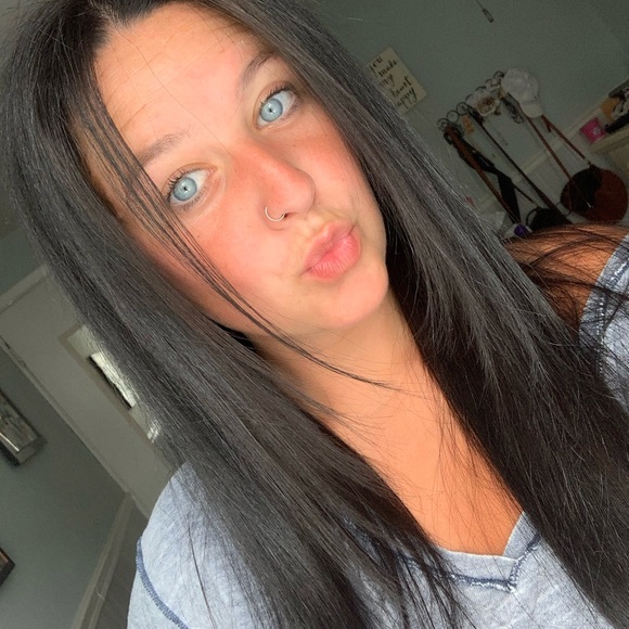 Profile Picture of Nora Stapleton (@stapleton26) on Poshmark