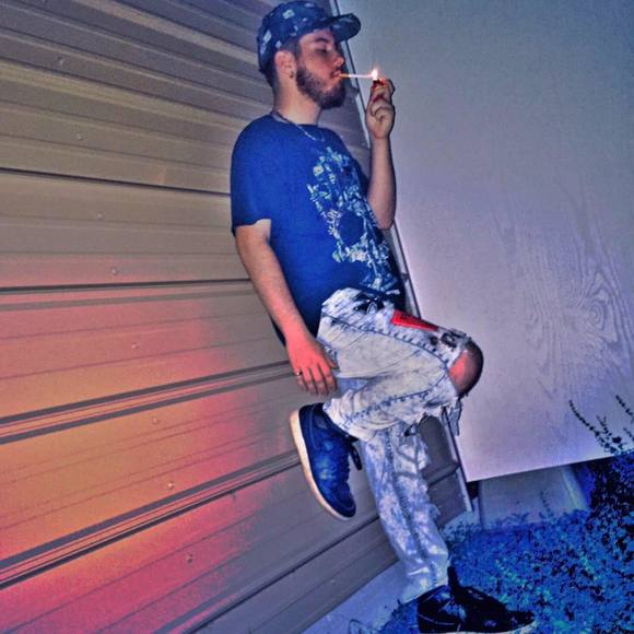 Profile Picture of Daniel Ammons (@danielammons) on Poshmark