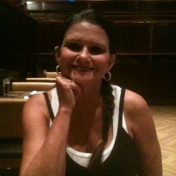 Profile Picture of Regina Atkinson (@bindi123) on Poshmark
