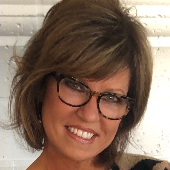 Profile Picture of Kimberly Kevlin (@kimberly_kevlin) on Poshmark