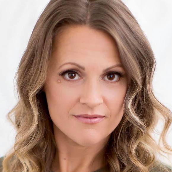 Profile Picture of Whitney Shafer (@whitneyshafer) on Poshmark