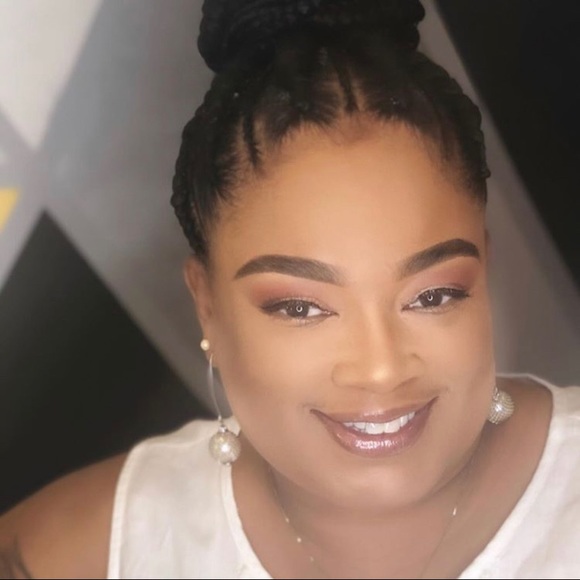 Profile Picture of Tamara Williams (@hipsrus702) on Poshmark