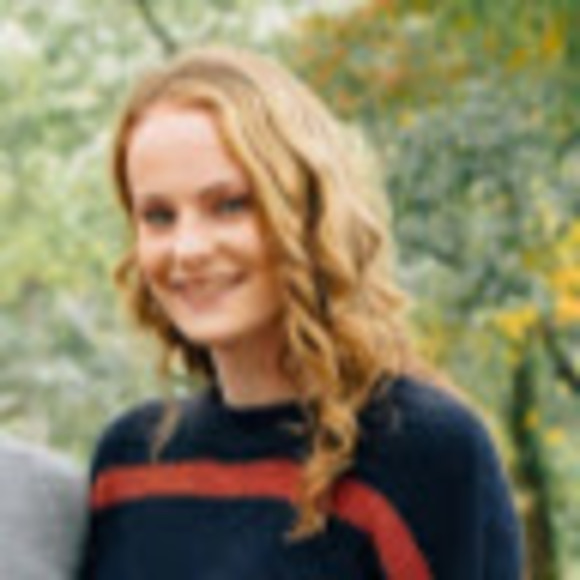 Profile Picture of Julia Gervais (@julia_gervais) on Poshmark