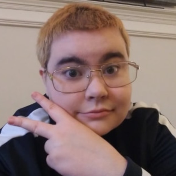 Profile Picture of Sylar H (@sylarjholmes) on Poshmark