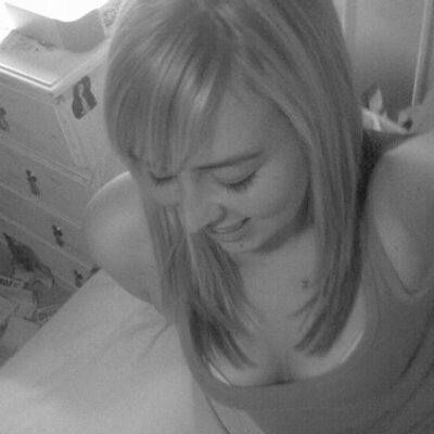 Profile Picture of Libby Hughes (@libbyhughes) on Twitter