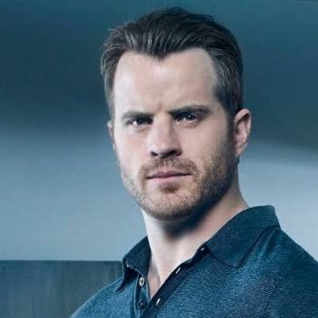 Profile Picture of Robert Kazinsky (@RobertKazinsky) on Twitter