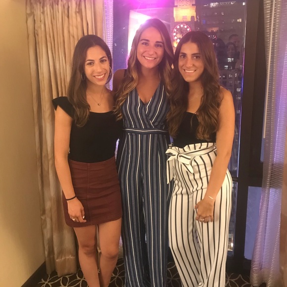 Profile Picture of Victoria Scotton (@vscotton) on Poshmark