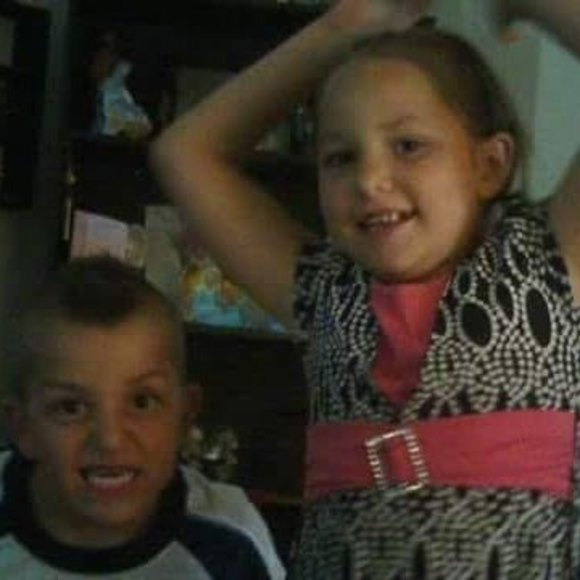 Profile Picture of Audey Essley (@audeyessley) on Poshmark