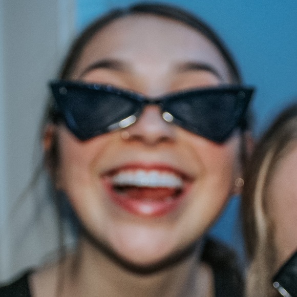 Profile Picture of Ella Sirjord (@esirjord) on Poshmark