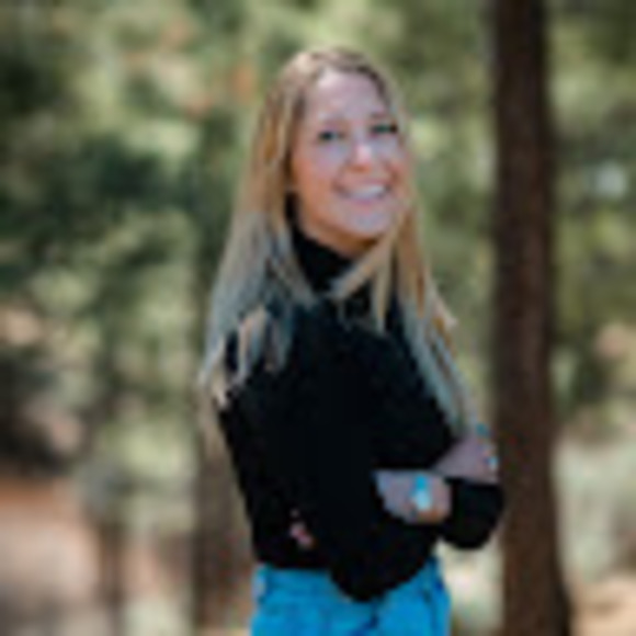 Profile Picture of Danielle Broida (@daniellebroida) on Poshmark