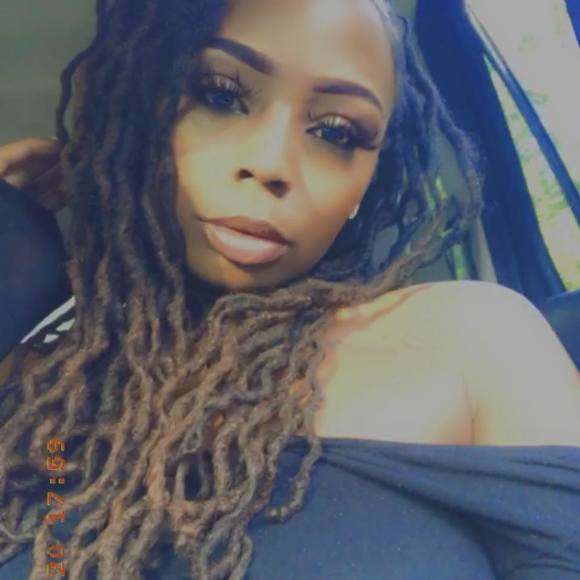 Profile Picture of Dominique Rollins (@dominiquerol361) on Poshmark