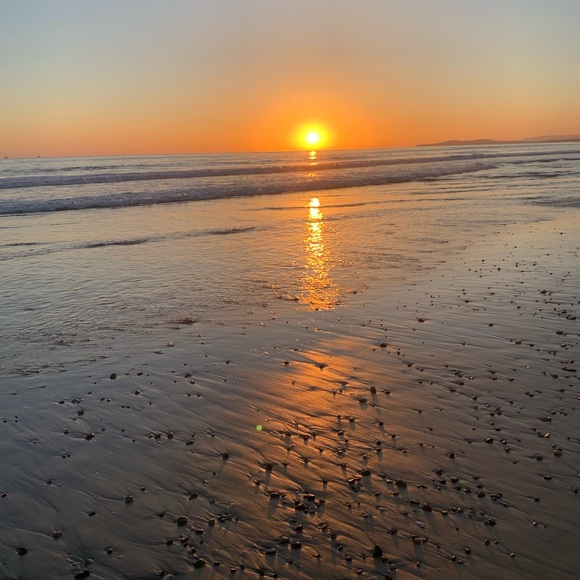 Profile Picture of Carlos Daza (@carlosdaza8312) on Poshmark