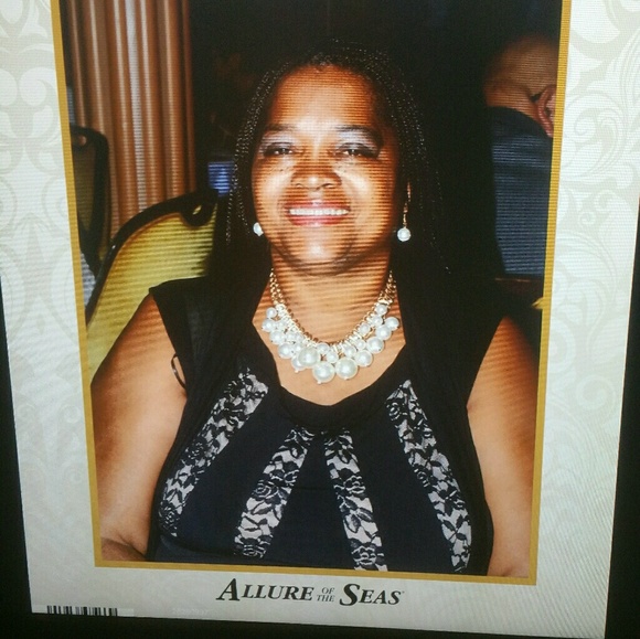 Profile Picture of Sheila Cobb (@scobb222) on Poshmark