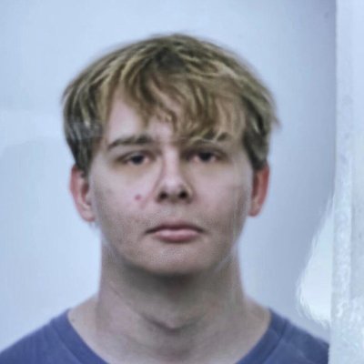 Profile Picture of Raymond Crum (@skiesishere420) on Twitter