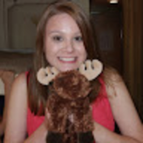 Profile Picture of Sarah Spradling (@spradasaurus) on Poshmark