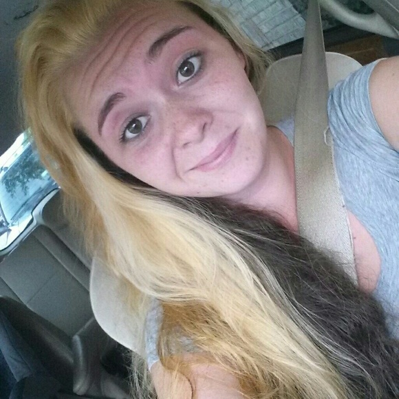 Profile Picture of Kayla Shadduck (@kaylashadduck) on Poshmark