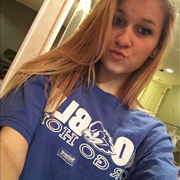Profile Picture of Chandler Weyant (@chandlerrrrr_) on Poshmark