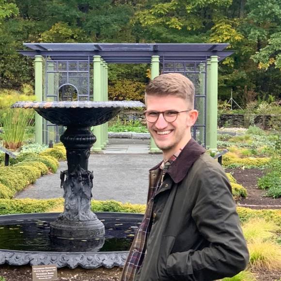 Profile Picture of Chris Huitt (@christheism) on Poshmark