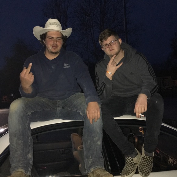 Profile Picture of Chase Wright (@trippy_pete) on Poshmark