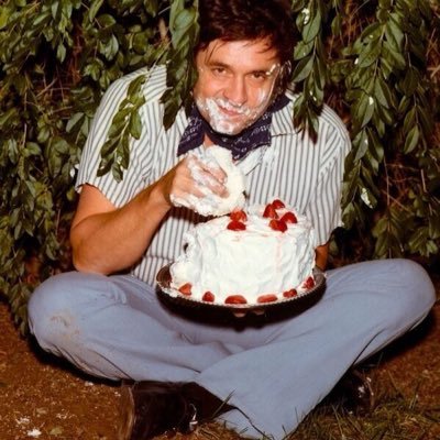 Profile Picture of Julianne Nagy (@JulianneNagy) on Twitter