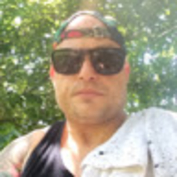 Profile Picture of Matthew Strouse (@matthewjstrouse) on Poshmark