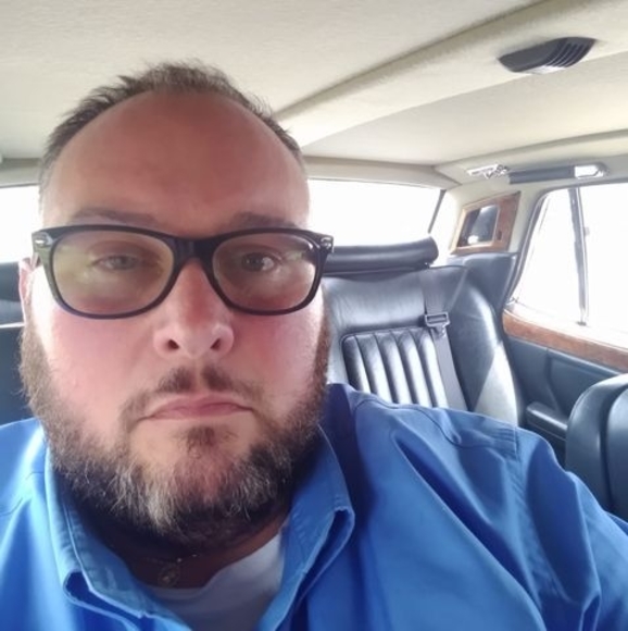 Profile Picture of Steven Schaub (@stevenschaub197) on Poshmark