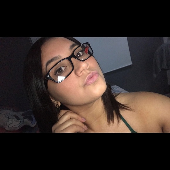 Profile Picture of Genesis Haddock valdes (@odettehaddock33) on Poshmark