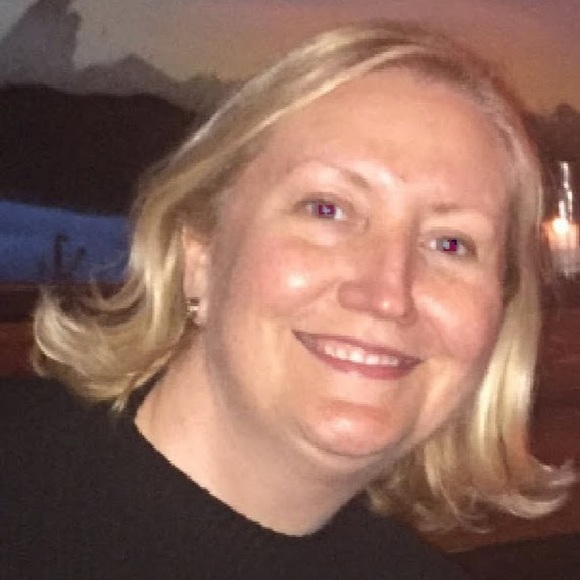 Profile Picture of Paula Berry (@belltownberry) on Poshmark