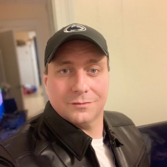 Profile Picture of David Ramondino (@daveyboy79) on Poshmark