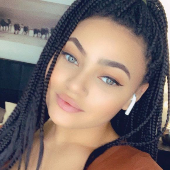 Profile Picture of Léa St-pierre (@leastpierre) on Poshmark