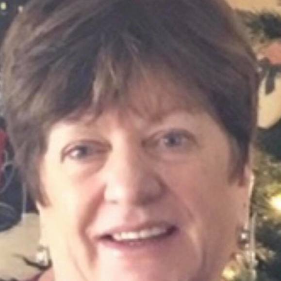 Profile Picture of Sharon Frischmann (@sharfris) on Poshmark