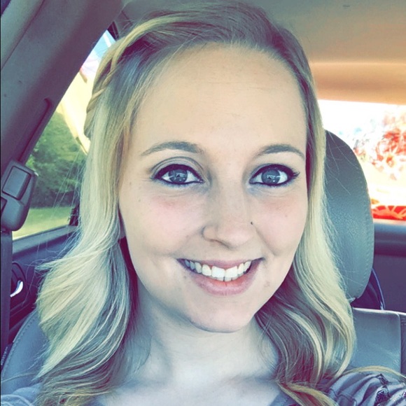 Profile Picture of Kristin Parrish (@krismarie91) on Poshmark