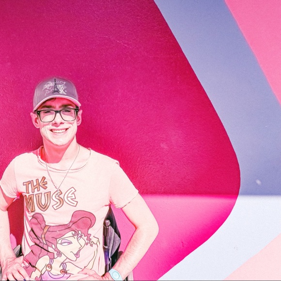 Profile Picture of Daniel Liechti (@danielliechti) on Poshmark