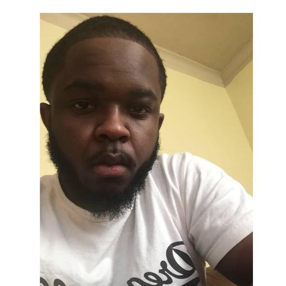 Profile Picture of Bryan Giles (@bryan_giles52) on Poshmark