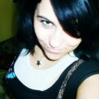 Profile Picture of Esmeralda Guzman (@esmeraldaguzm10) on Twitter