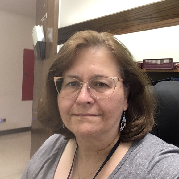 Profile Picture of Paula Rezutko (@prezutko) on Poshmark