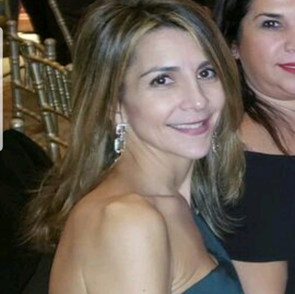 Helen Vlamis - Poshmark Profile Picture of Helen Vlamis (@helen300) on Poshmark