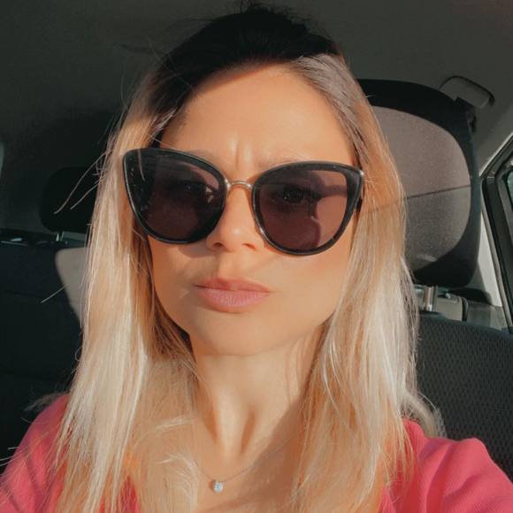 Profile Picture of Amina Tir (@tir_amina) on Poshmark