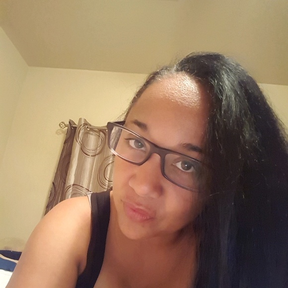 Profile Picture of Tania Solano (@msolanovas) on Poshmark